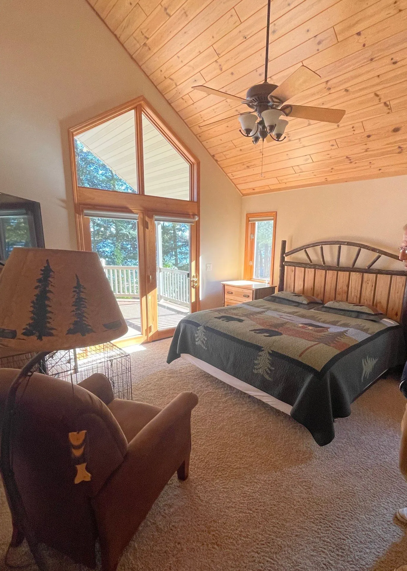 An image of a beautiful and well cleaned bed room 