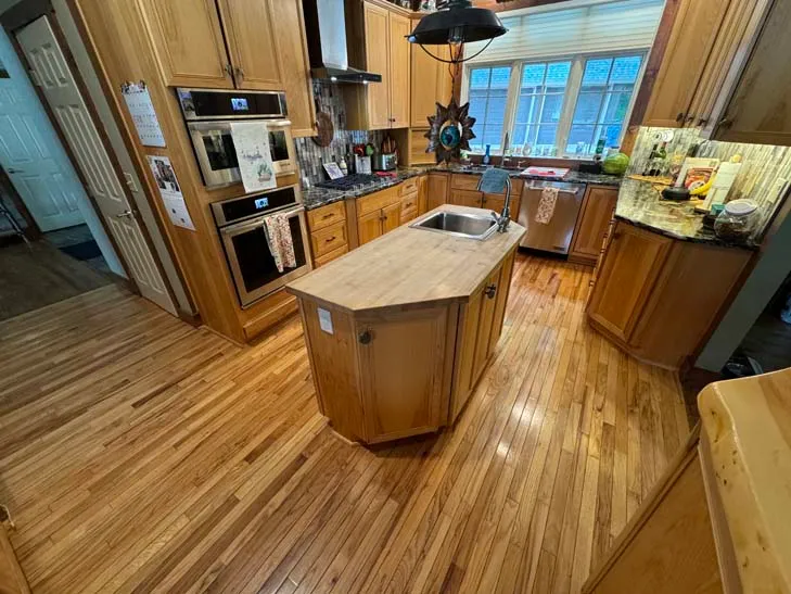 An image of a sparkly kitchen room 